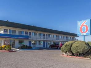 Motel 6 Deming