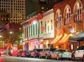 Austin Surf Shack - Featured In Domino Magazine 3 Bedroom Home