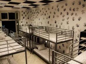 Crawl Party Hostel - Adults Only