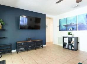 Tropical Peacock Villa with big backyard