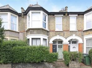 Rustic Garden House in the Heart of East London