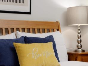 Stylish 1BR Suite in North Vancouver 10 mins ski