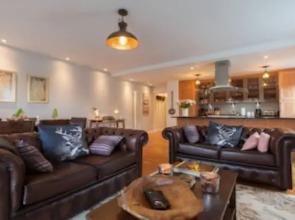 2 Bedroom Flat In Holyrood Area