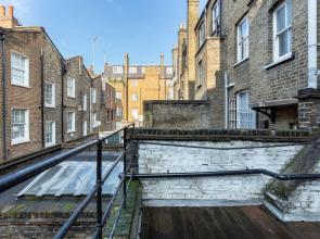 Deluxe 4 BR Oxford Circus Apartment with Terrace