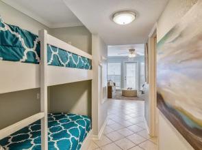 Seascape 2202-bella Vita! 1 Bedroom Condo