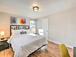 Bay Shore Vacation Rental ~ 7 Mi to the Beach