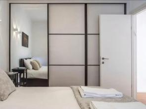 Holyguest - Lassalle St.