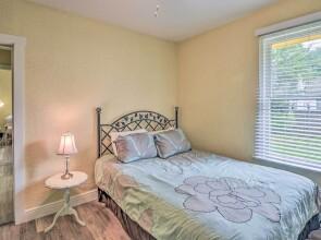 Family Home: Walk to Downtown & Stetson Univ!