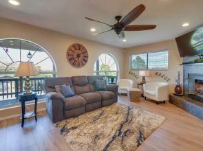 5 Mi to Dtwn Prescott: Home w/ Deck & Mtn Views