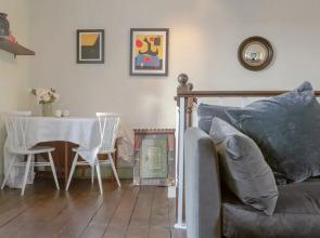 2 Bedroom Apartment in the Heart of Angel