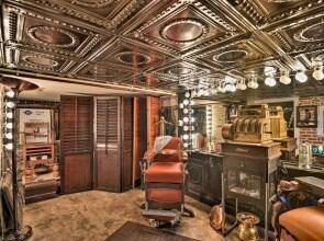 Retro-style Studio in Historic Downtown Home!