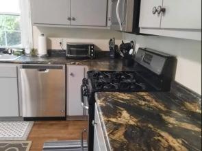 Convenient, Stylish WiFi, Fenced yard, 30 day min