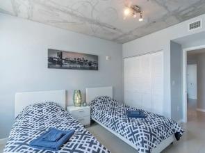 Modern, Cozy 2 BDR With Balcony,steps From Beach