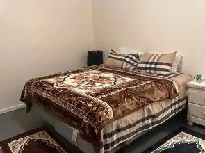 Room E Divine Villa 5mins to EWR