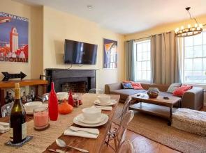 NY081 3 Bedroom Apartment By Senstay