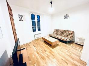 VERY LARGE STUDIO in the center of Fontainebleau