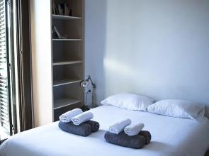 HOMEnFUN Plaza España Apartment