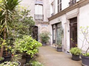 Elegance & Comfort With A/C in the Heart of 11th