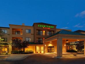 Courtyard by Marriott Grand Rapids Airport