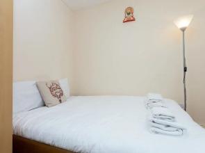 3 Bedroom Flat Near Canary Wharf