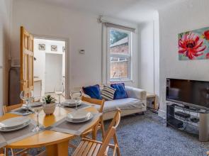 Stayzo House Accommodation- Coventry Free Parking