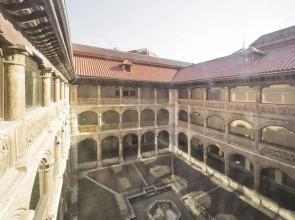 Claustro las Francesas Luxury Apartment in the Heart of Valladolid