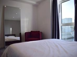 1 Bedroom Flat Next to Greenwich Station