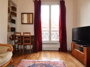 Center Pompidou Apartment