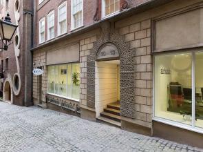 Urban Stay Lovat Lane Apartments