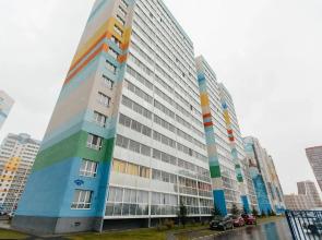 Yousinn (Yousinn) on Yasny Bereg Street