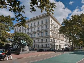 Central Luxury Apartment