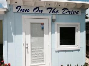Inn On The Drive ( Adults Only)