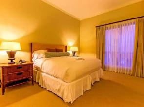 K B M Resorts- Hkk-113 Gorgeous 2Bd With Expansive Private Garden Patio and Balcony!