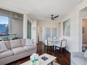 Beautiful 2 Bdrm 2bath Condo Downtown With Views of the Ocean