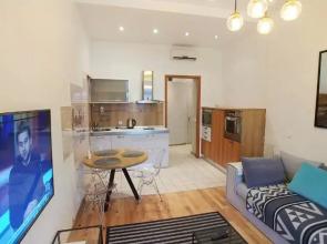 One bedroom. Luxe. 29 Khreshchatyk str. Besarabka