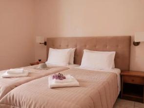 Lagoon Hotel & Apartments