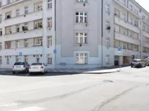 Chic And Spacious Buzulucka Apartment