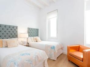 Genteel Home Julio Cesar