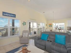 A Sassy Seagull 3 Bedroom Home