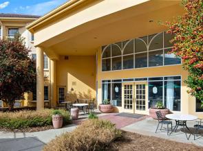 La Quinta Inn & Suites by Wyndham Macon