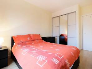 Clean, Secure 2BR Flat for 4 in East London