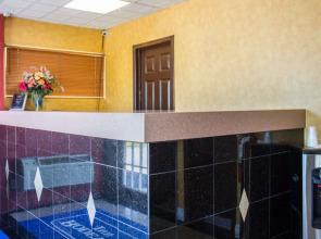 Rodeway Inn Huntington Station - Melville