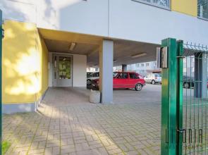 Bright studio with FREE PARKING and SELF CHECK-IN