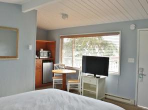 Lopez Islander Resort