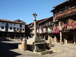 Smart-Tech Plaza Apartment