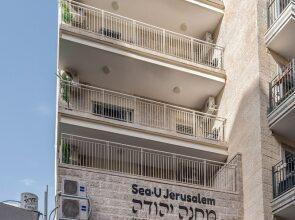 Modern 1 BDR with balcony