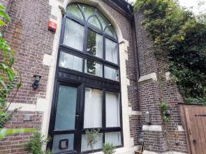 Converted Church Home with Parking, Sleeps 6