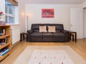 2 Bedroom Flat 2 Minutes from the River