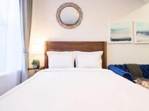 240-5 NEW Prime Location Studio W D in Unit