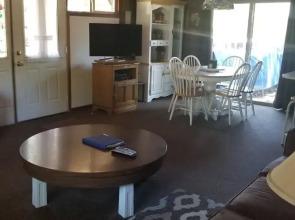 890 Candlewood Relaxing Tahoe Cabin